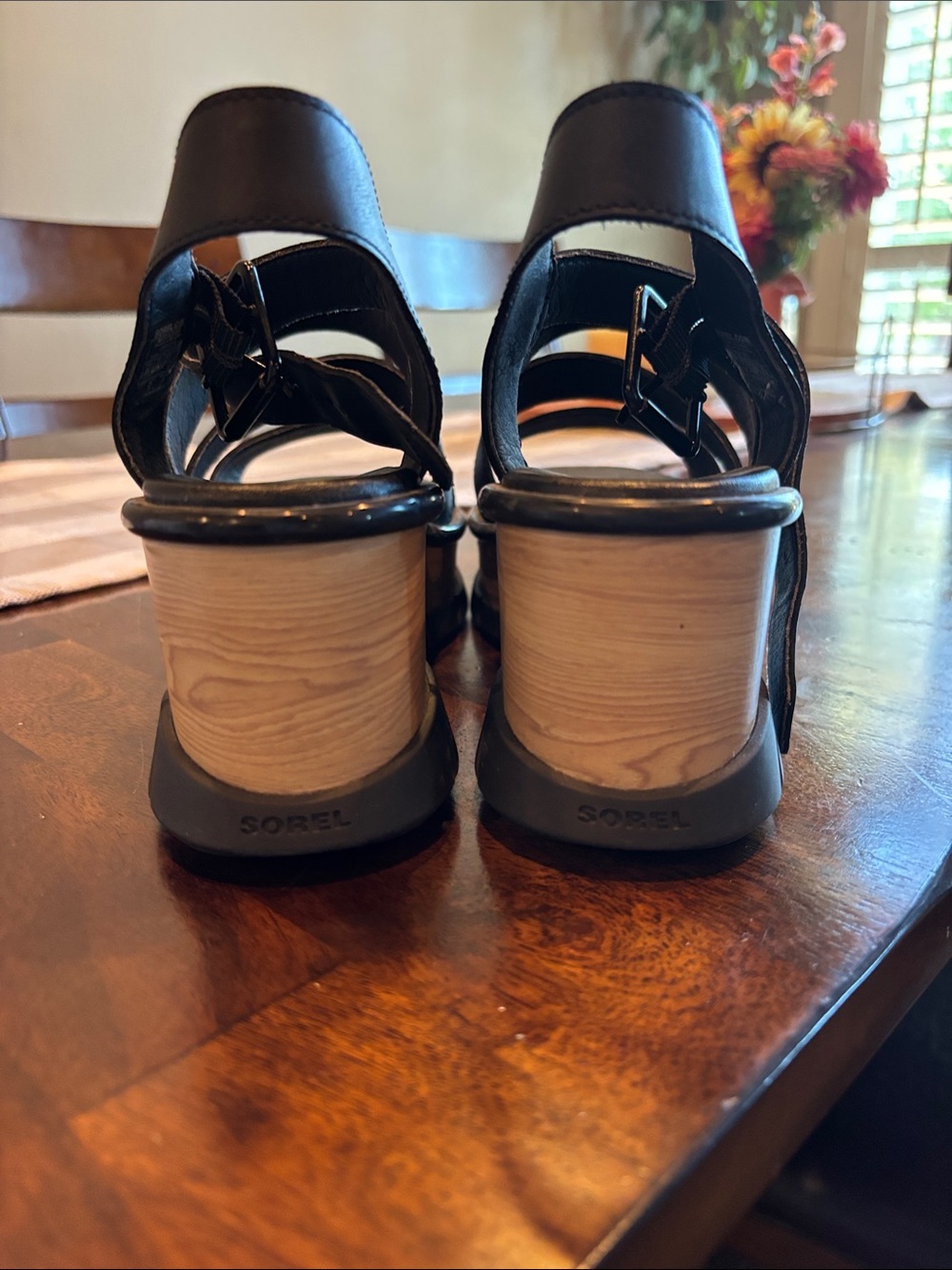 Sorel Joanie IV Y-Strap Platform Wedge Sandals Black Size 9.5